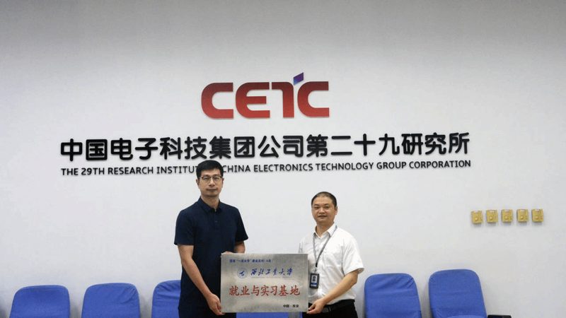 一份优秀的电子设计竞赛作品集应包含以下几个部分：