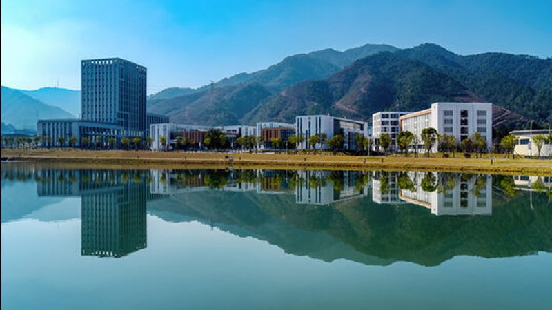 汽车电子PCB板材质要求：选择与性能共舞的关键
